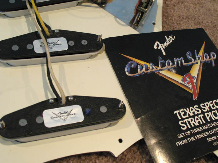 QUESTION] I opened my MIM Strat and 2 of the 3 pickups had a 
