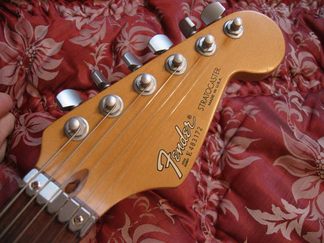 http://xhefriguitars.com/Parts/87SplitNut2.jpg