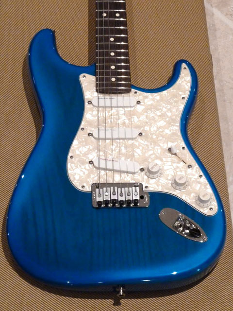 http://xhefriguitars.com/Stuff/Plus%20Colors/Blue_Burst%20Ash.jpg