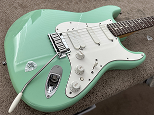 Fender Stratocaster - Fret Polishing With a Dremel 